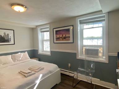 Main picture of 44 Concord Sq