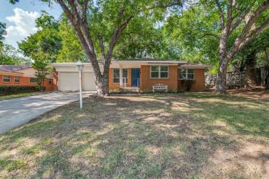 Main picture of 1703 Raydon Dr