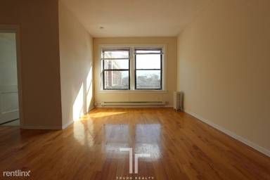 Main picture of 1050 W George St