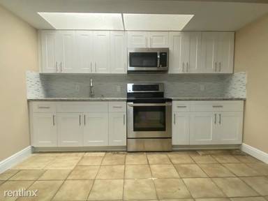 Main picture of 184 SE 10th St