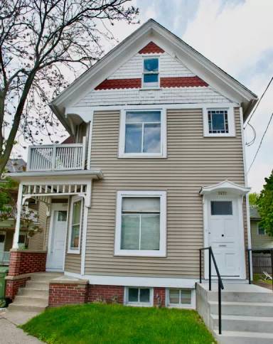 Main picture of 2429 N Farwell Ave
