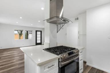 Main picture of 3680 Curlew St