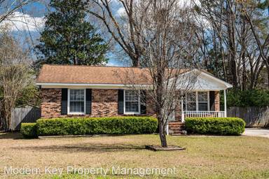 Main picture of 7678 Hillandale Rd