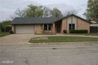 Main picture of 417 E Latimer Ct