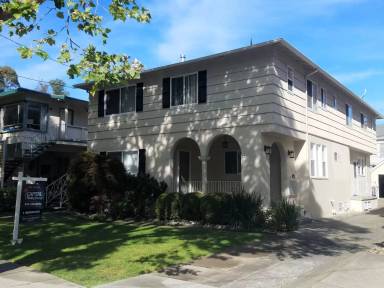Main picture of 1456 Bellevue Ave