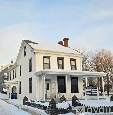 Main picture of 225 N Main St