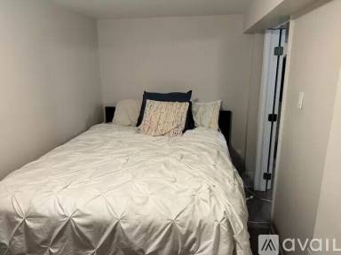 Main picture of 1323 N Wicker Park Ave