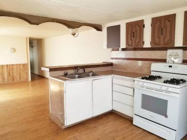 Main picture of 2903 NE Riverside Ave