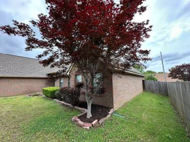 Main picture of 3778 Russell Hurst Dr W