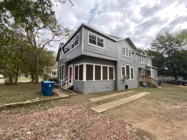 Main picture of 1106 Esplanade St; Marshall 75670