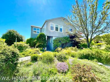 Main picture of 2473 Crestmont Pl W