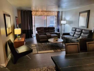 Main picture of 1567 Ridge
