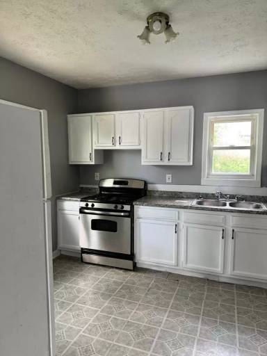 Main picture of 3474 E 146th St