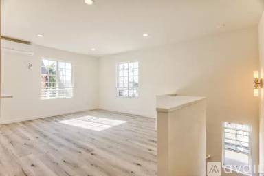 Main picture of 158 N Edgemont St