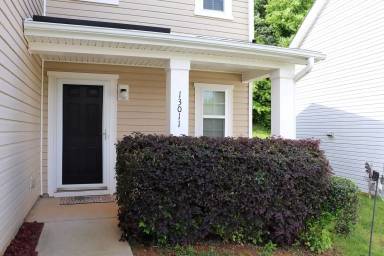 Main picture of 13011 Lake Erie Ln