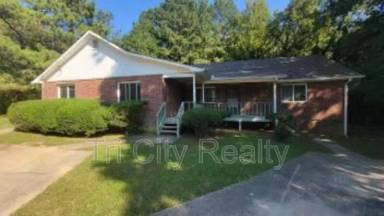 Main picture of 135 Rose Ct