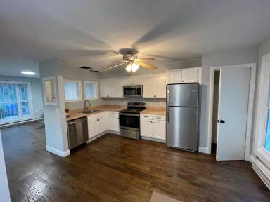 Main picture of 11 Dickerman St