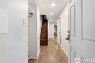 Main picture of 1511 W Lombard St
