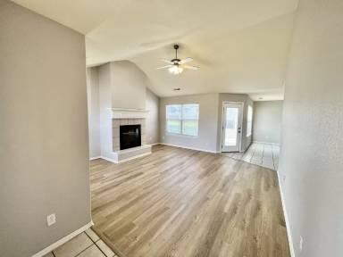 Main picture of 1203 E Freedom