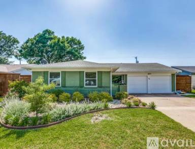 Main picture of 809 N Cottonwood Dr