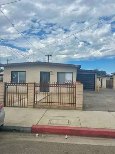 Main picture of 1943 S Reservoir St