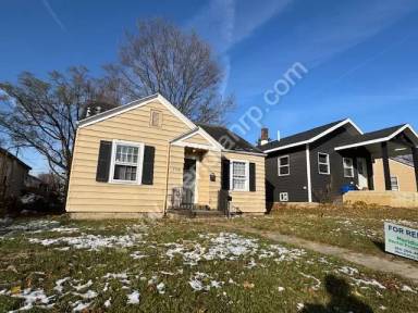 Main picture of 3716 Warsaw St