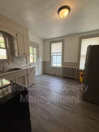 Main picture of 14-16 Pease Ave