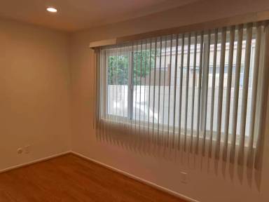 Main picture of 13423 Burbank Blvd