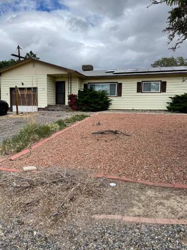 Main picture of 642 Lakeshore Dr