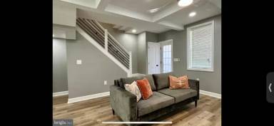 Main picture of 4033 Woodhaven Ave