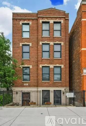 Main picture of 619 N Racine Ave
