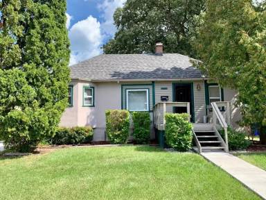 Main picture of 4890 Guilford St