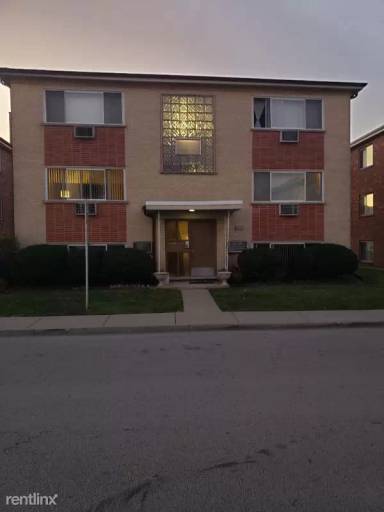 Main picture of 10581 W Touhy Ave