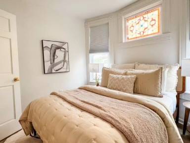 Main picture of 17 Lakeview Ter