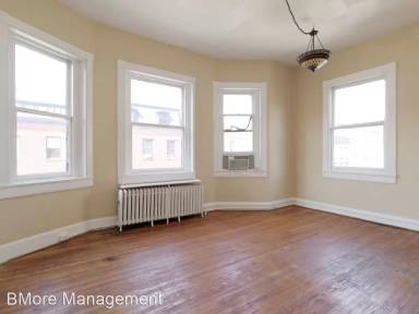 Main picture of 15 W Madison St