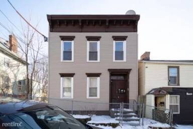 Main picture of 56 Thompson St
