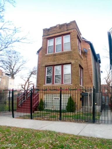 Main picture of 5001 S Indiana Ave