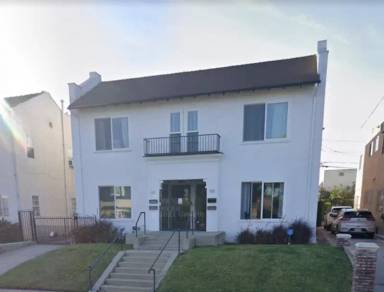 Main picture of 767 1/2 N Ridgewood Pl