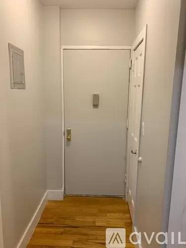 Main picture of 1587 Carroll St