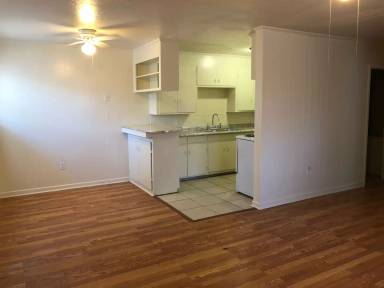 Main picture of 1215 W Chimes St