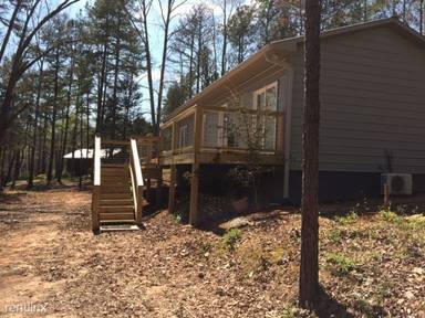 Main picture of 199 Lake Grove Ln