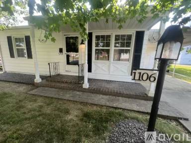 Main picture of 1106 N Weinbach Ave