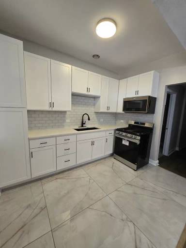 Main picture of 4749 S Prairie Ave