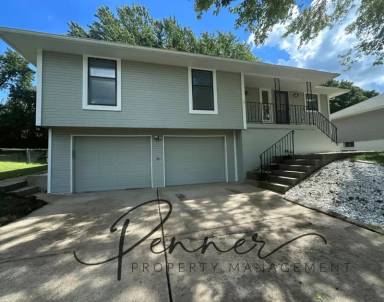 Main picture of 2701 S Coachman Dr