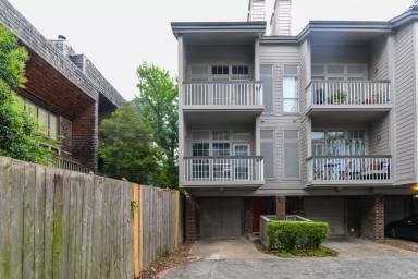 Main picture of 7474 Fair Oaks Ave