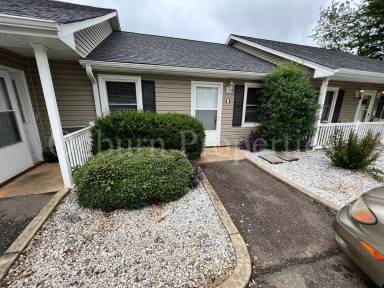 Main picture of 705 Meadowbrook Dr