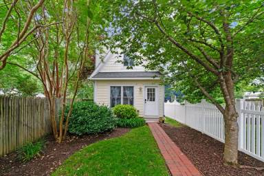 Main picture of 123 Chesapeake Ave
