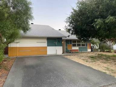 Main picture of 2974 Renee Ct