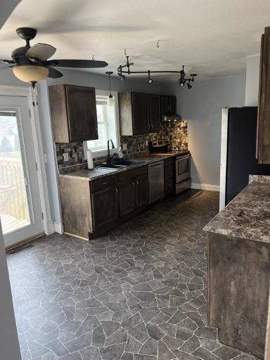 Main picture of 1025 30th St NE