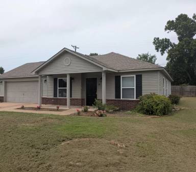 Main picture of 5 Cypress Ave